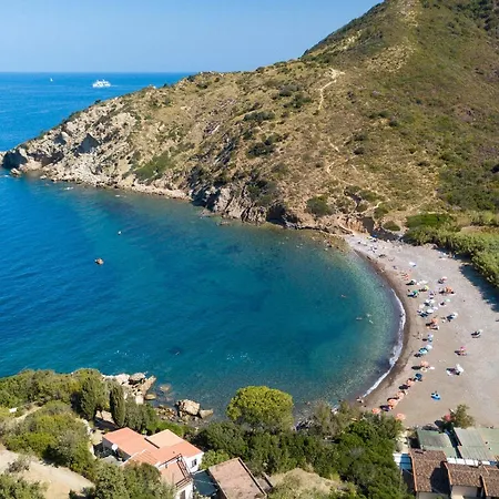 Stefania Località Nisportino Rio dellʼElba